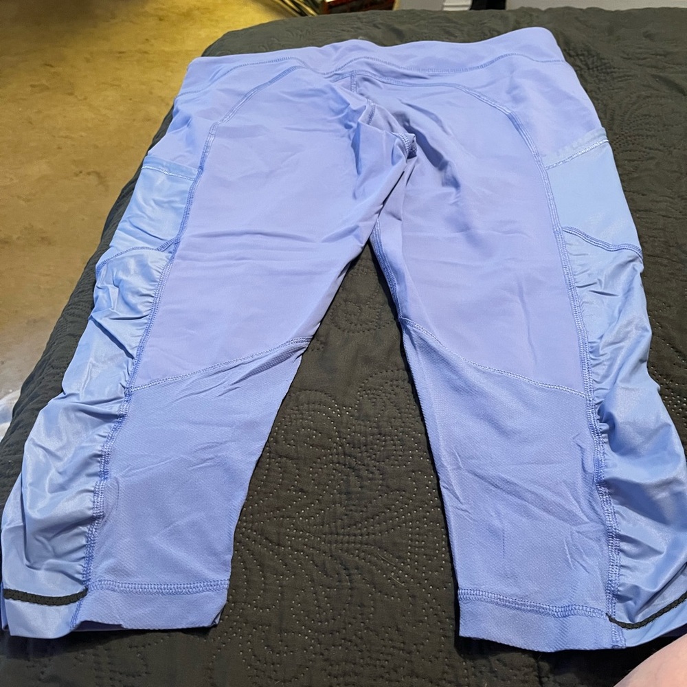 21” lululemon purple leggings, great condition